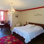 Chez Monique 3*