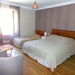 Chez Monique