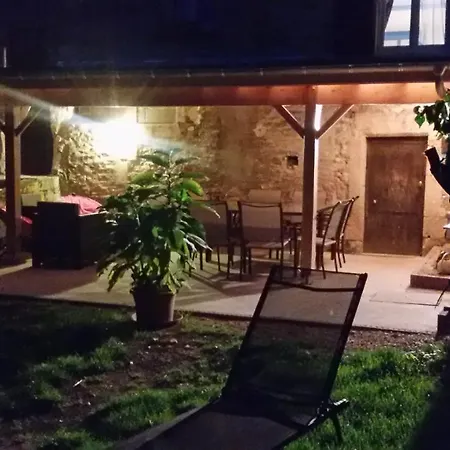 Chez Monique Doulaincourt-Saucourt